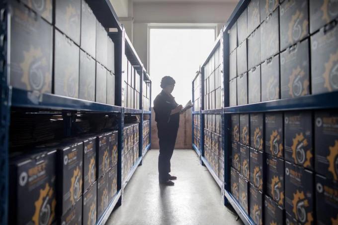 OEM 雑草を刈り取ったり 掘り出したりする機械 農業雑草を刈る機械 1200W 2